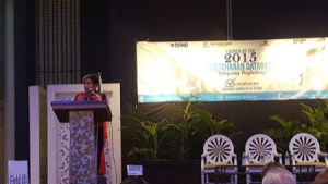 DSWD Secretary Dinky Soliman delivering a speech during the launching of Listahanan Database 2